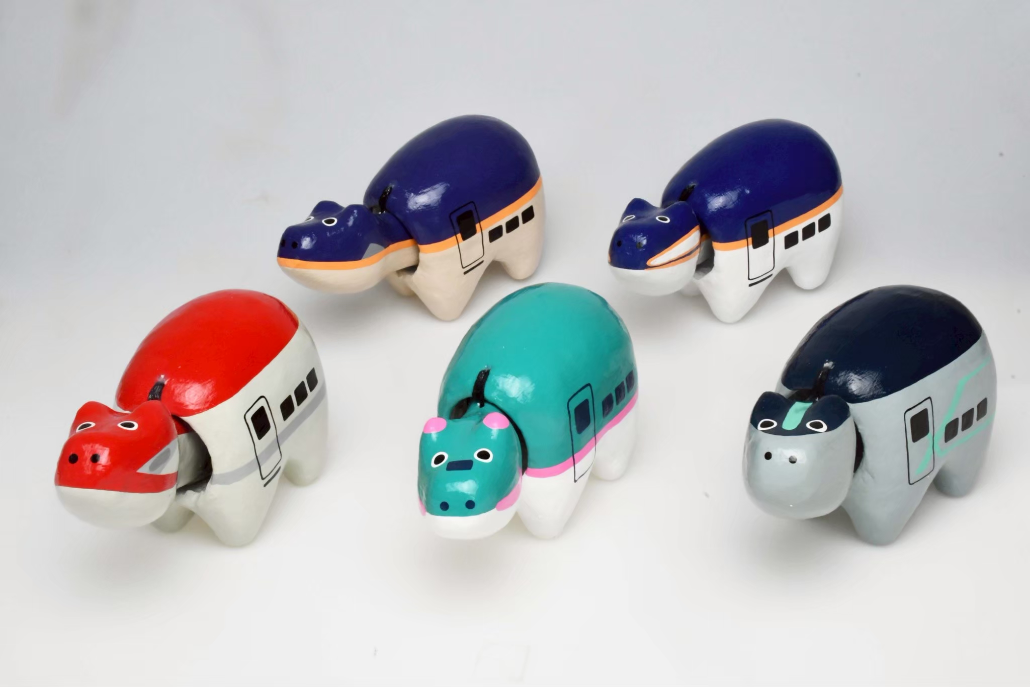 新幹線赤べこ絵付け体験～in福島駅～ 新幹線赤べこ絵付け体験