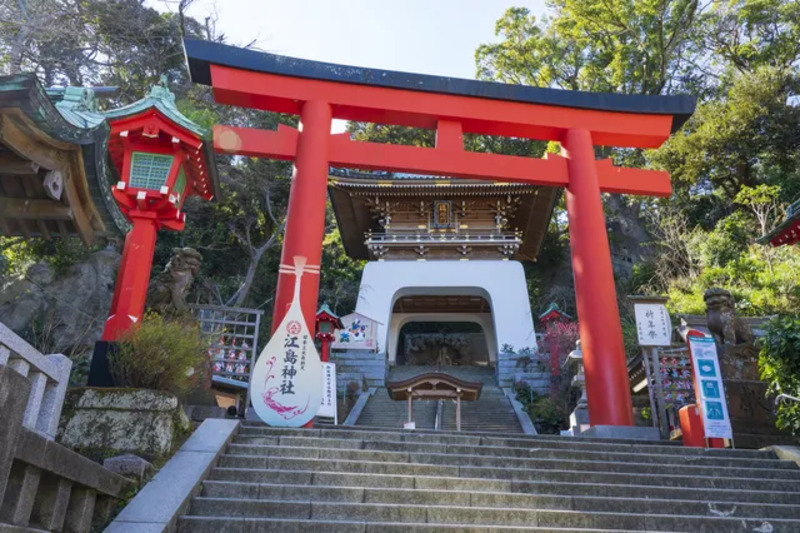江島神社の朱の鳥居