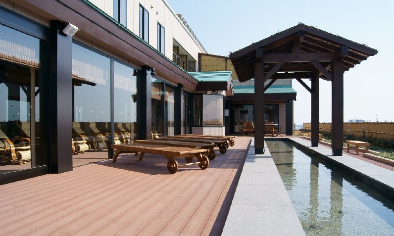 東京・湯河原温泉 万葉の湯 町田館の屋上足湯庭園
