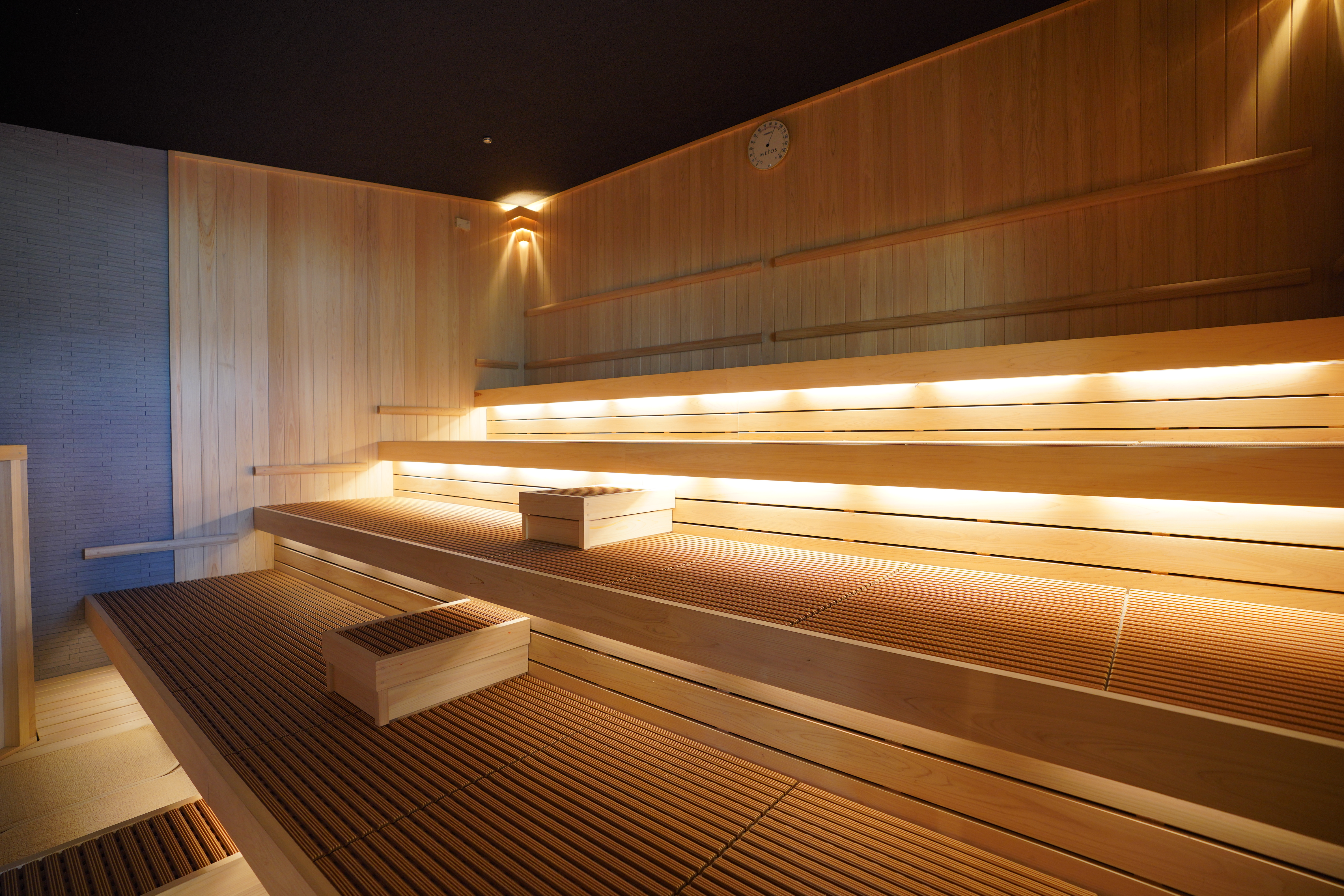 東京豊洲の温泉施設 万葉倶楽部 ドライサウナ