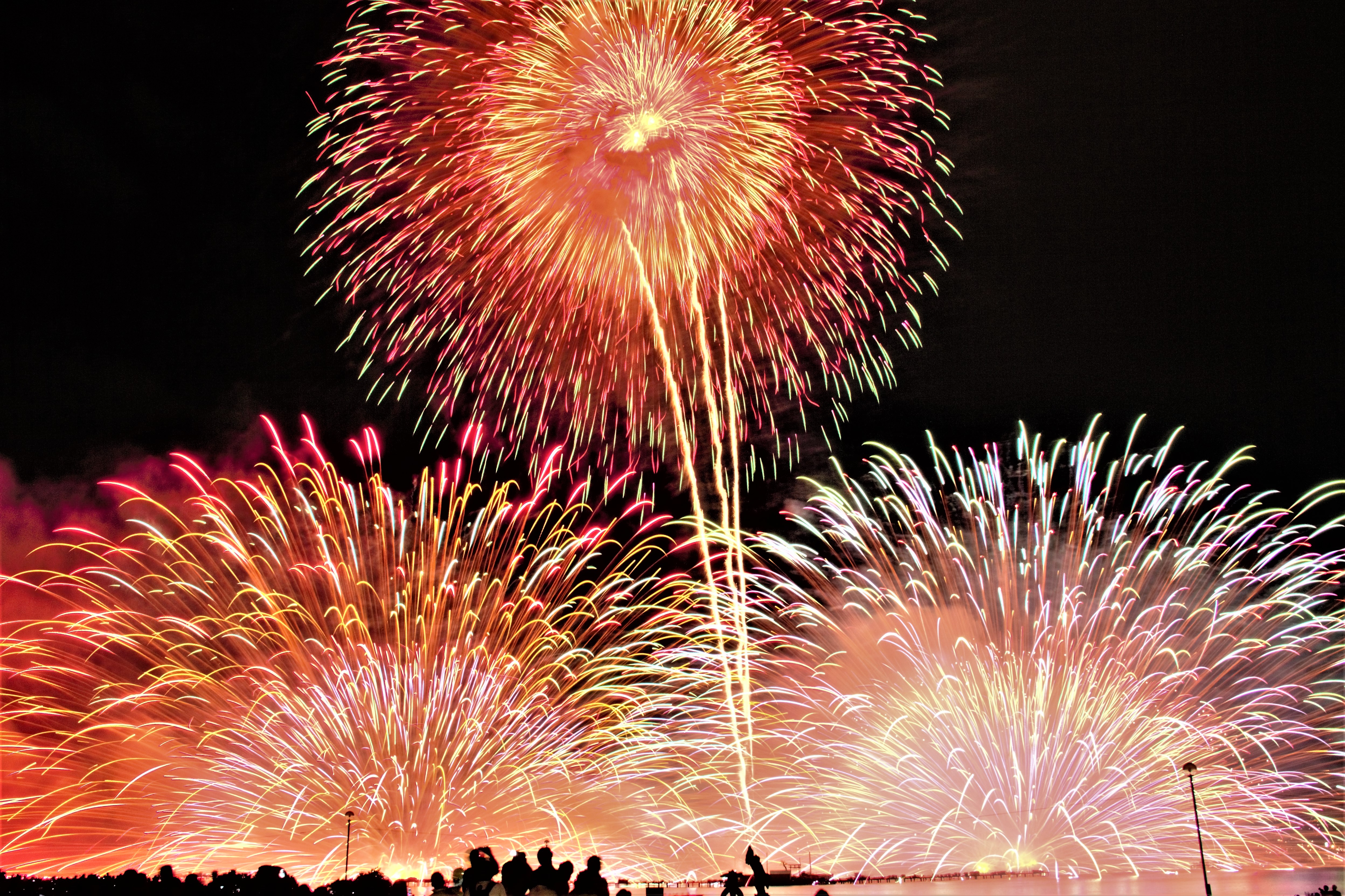 諏訪湖祭湖上花火大会の様子