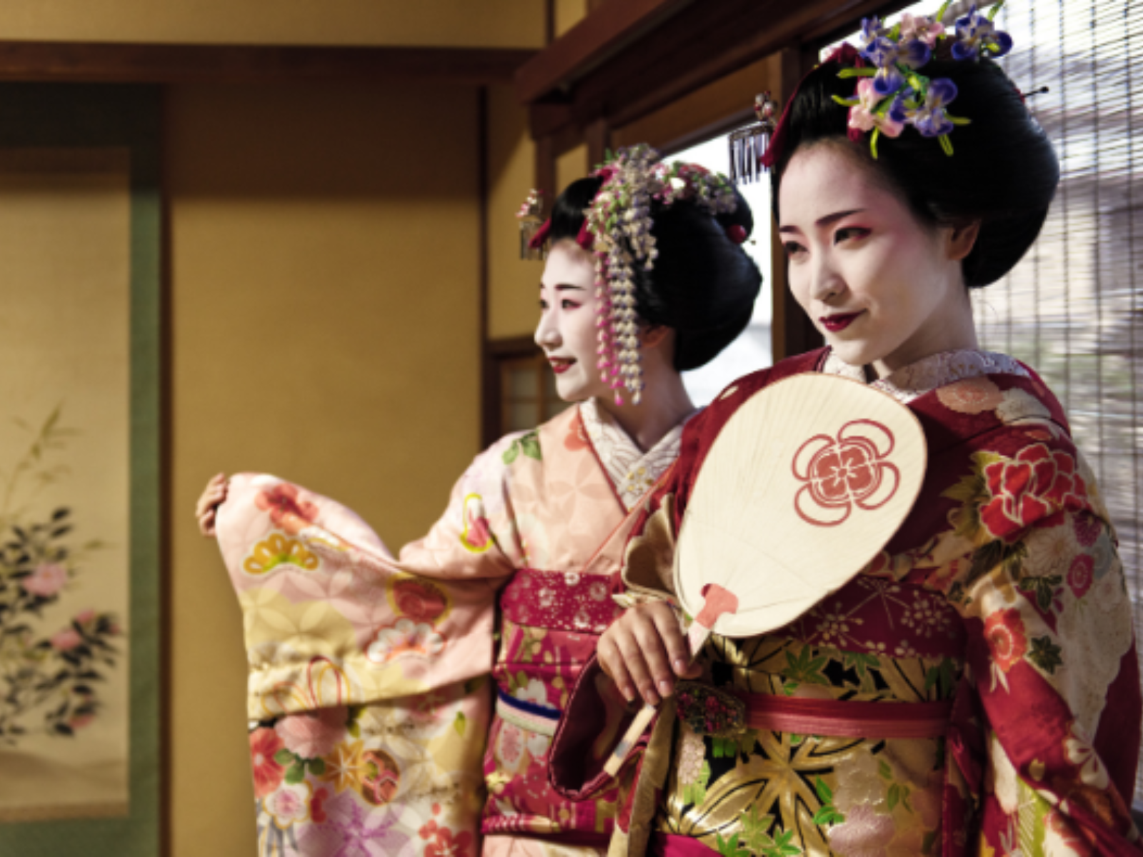京都の観光体験 舞妓さんと一緒に体験