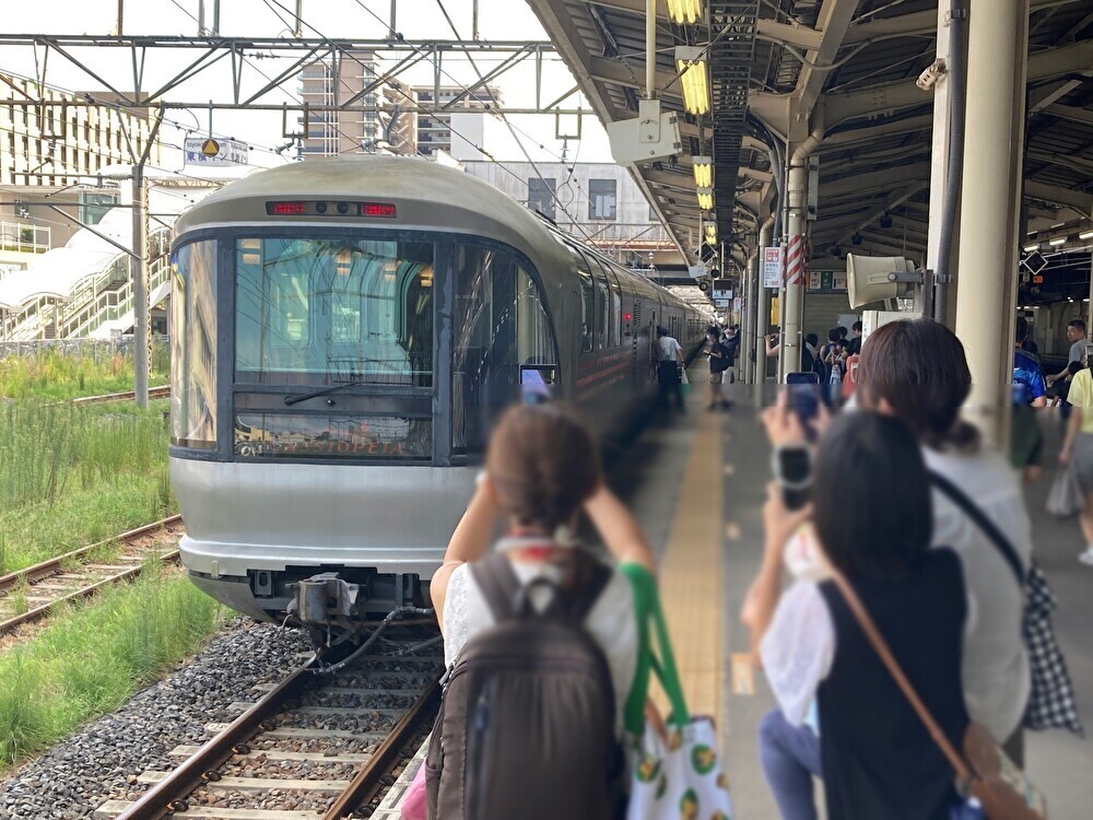 寝台特急カシオペア 機関車見学会 乗車イベント